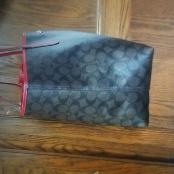 Coach Signature City Tote NWT🛍 - Picture 7 of 16